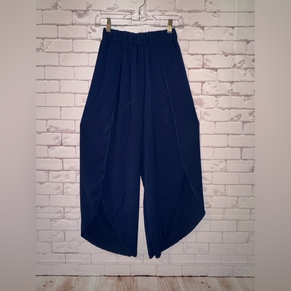 Navy Women's Wide-Leg Wrap Pants Size Small 
Vacation Summer Spring Travel Pants - Picture 2 of 6